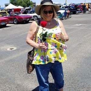 Meet your Posher, Debbie